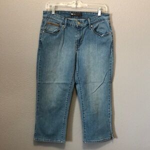 Levi's jean capris Women's 30 casual cotton spandex stretch denim EUC summer